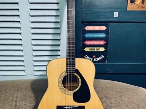 GUITAR YAMAHA FG-180J